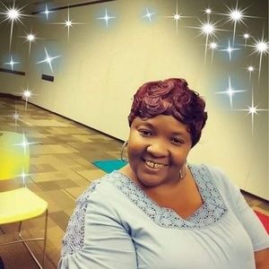 Meet your Posher, Khalida